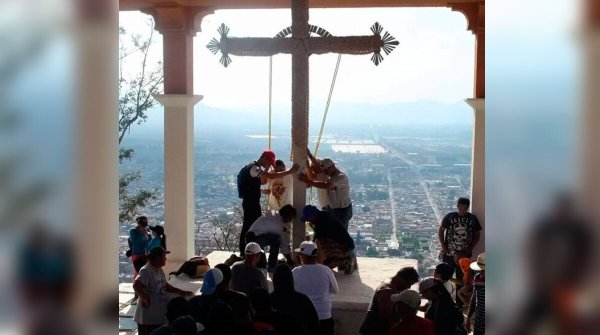 Así se construyó la ermita en Cerro del Toro, en Acámbaro, cuenta Tey Ruíz a sus 84 años