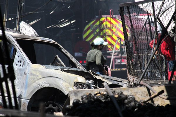 ¿Cuántos comerciantes resultaron afectados por el incendio en el Mercado de Abastos de Celaya?