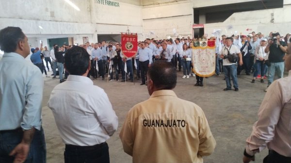 Trabajadores de Guanajuato defienden sus derechos en el Día del Trabajo; piden nuevo hospital