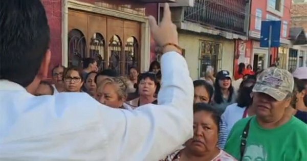 César Prieto critica entrega de tarjetas rosas en Salamanca; PAN acusa que él entrega calentadores