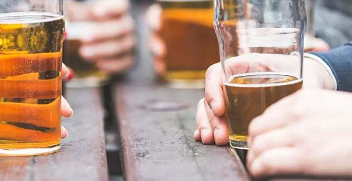 Bares que vendan alcohol adulterado en Guanajuato podrían perder su licencia con esta reforma