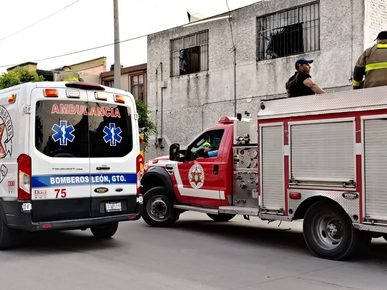 Incendio en fábrica de calzado de León deja una lesionada