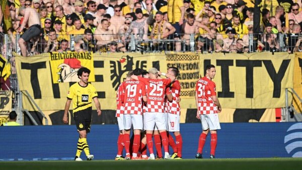 Borussia Dortmund decepciona con derrota ante Mainz 0-3