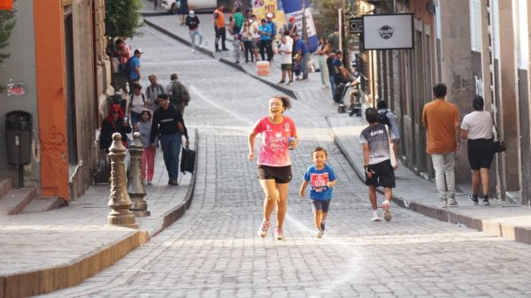 Celebran con deporte a las mamás de Guanajuato capital