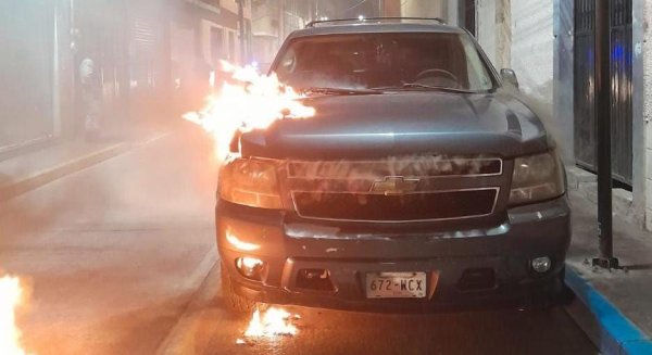 Incendian camioneta de la Guardia Nacional en Moroleón