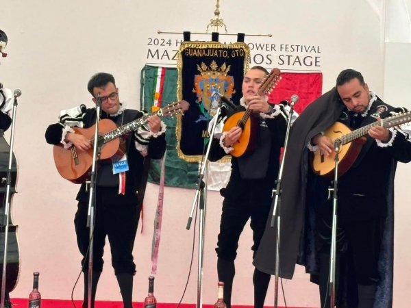 Estudiantuna de Guanajuato representa Patrimonio Cultural en el Festival de las Flores de Hiroshima