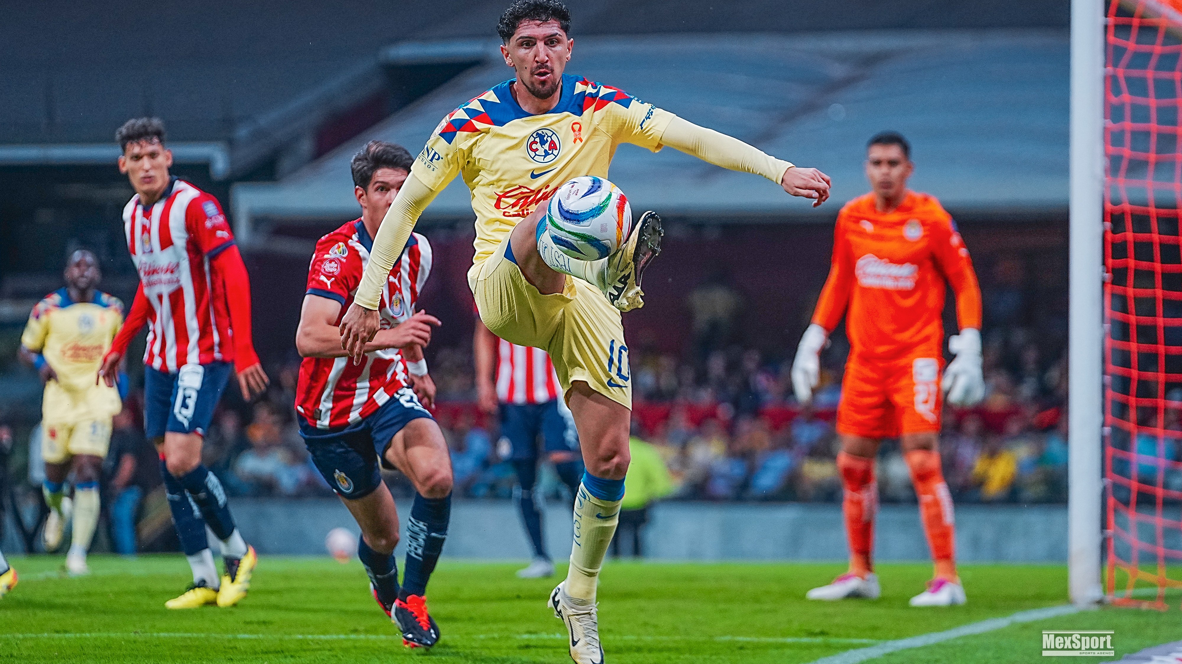 ¡América vence a Chivas y pasa a la final!