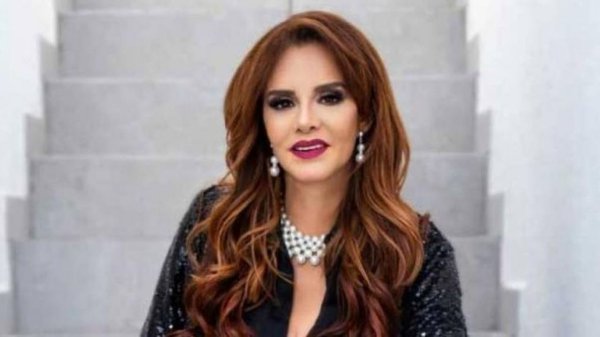 Lucía Méndez se cae en concierto ¿qué le pasó a la actriz? 