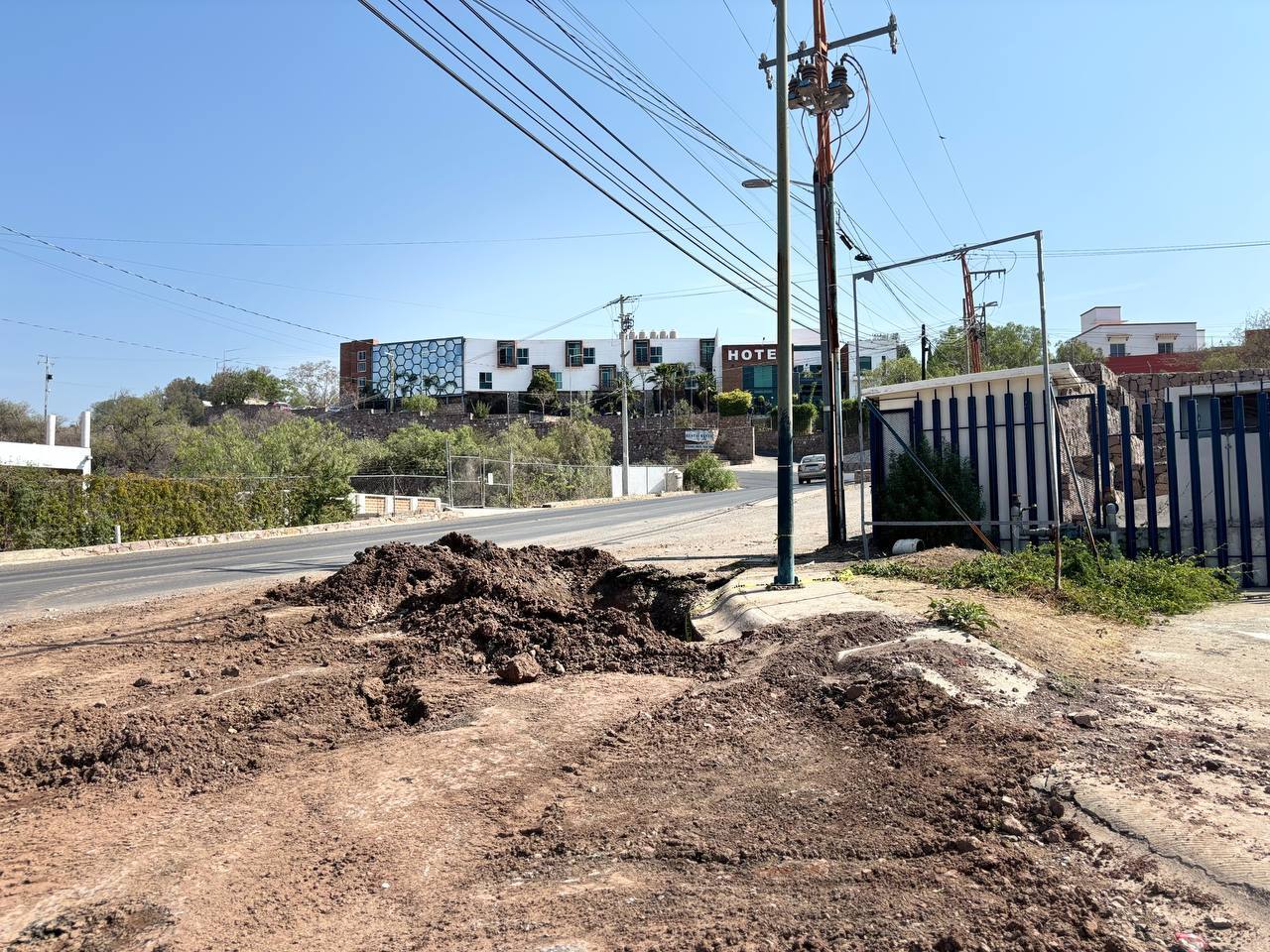 Dejan socavón en Valenciana tras 'megafuga' hecha por excavadora en Guanajuato 