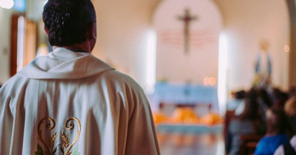 Sacerdotes de Guanajuato falsean información para burlar al INE