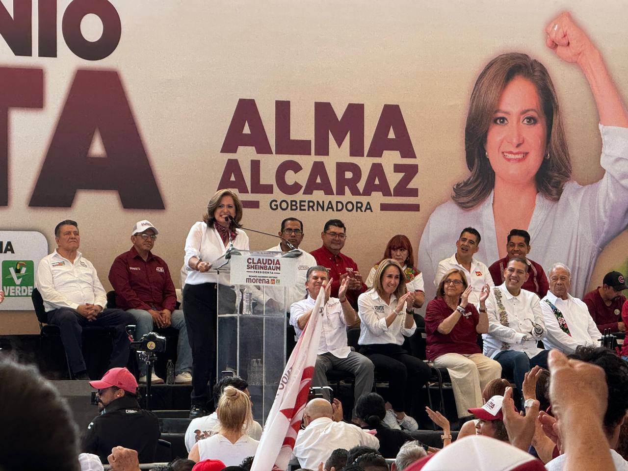 Alma Alcaraz denuncia Tarjetas Rosas y homicidios de morenistas en cierre de campaña 