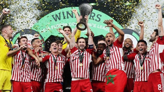 Olympiacos hace historia al ganar la Conference League