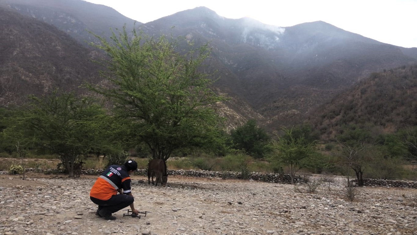 Sin control: envían refuerzos para combatir incendio en el Centro Ecoturístico El Platanal de Xichú 