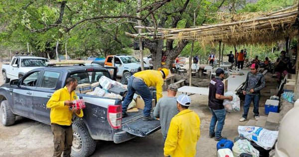 Agua, comida, herramientas, ¿cómo puedo apoyar a los brigadistas que combaten el incendio en Xichú? 