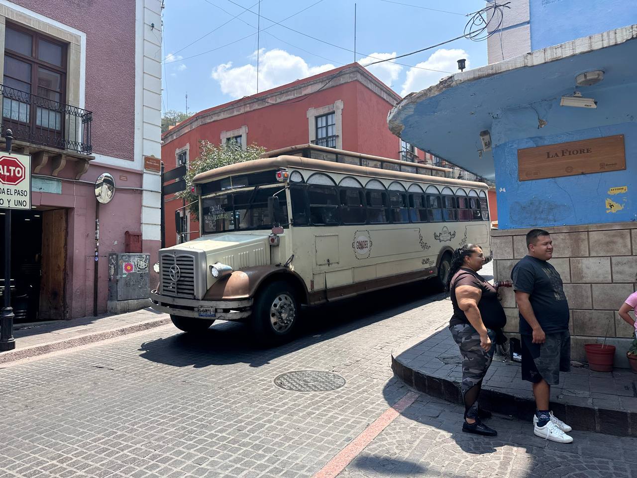 Caros e inseguros: mujeres denuncian mala calidad del transporte público en Guanajuato 