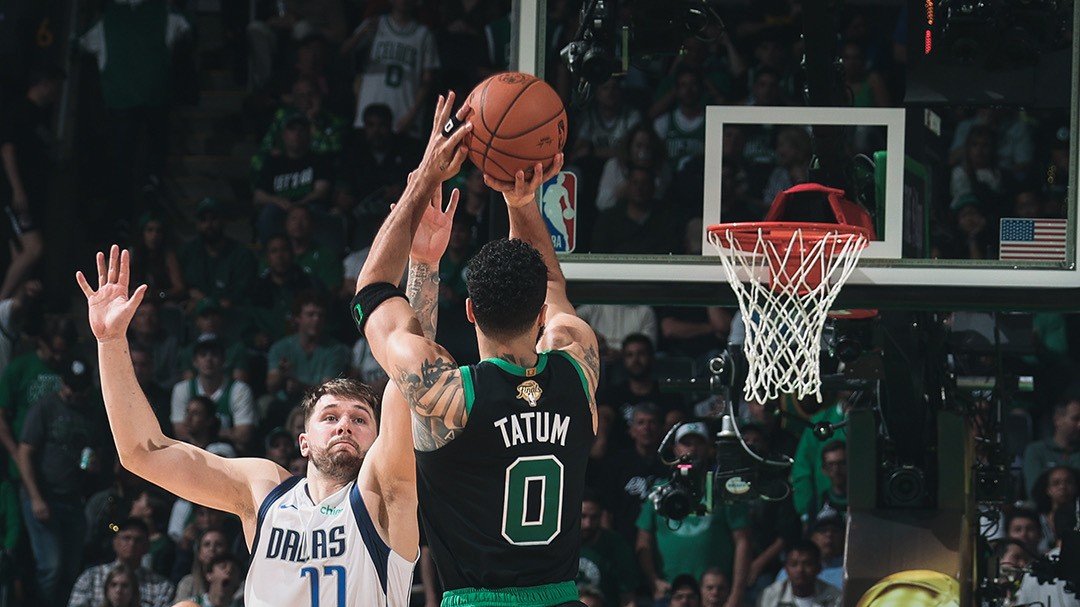 Celtics dominan a Mavericks en en el juego 2 de la Final NBA