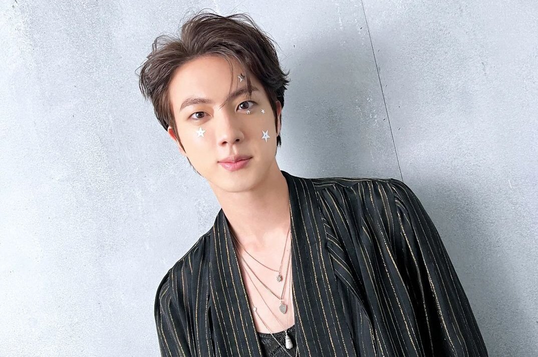 Jin de BTS salió hoy del Ejército ¿cuándo será su primer live tras su baja? 