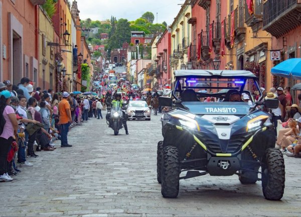 Vigilarán más de 150 policías el Convite de Locos en San Miguel de Allende