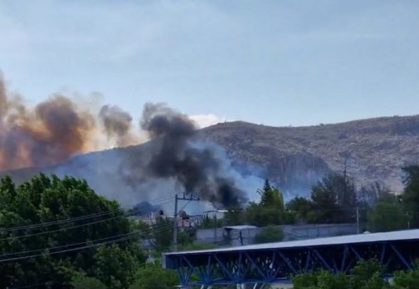 Video | Incendio en Victoria se expande y consume viviendas en pleno centro de la ciudad 