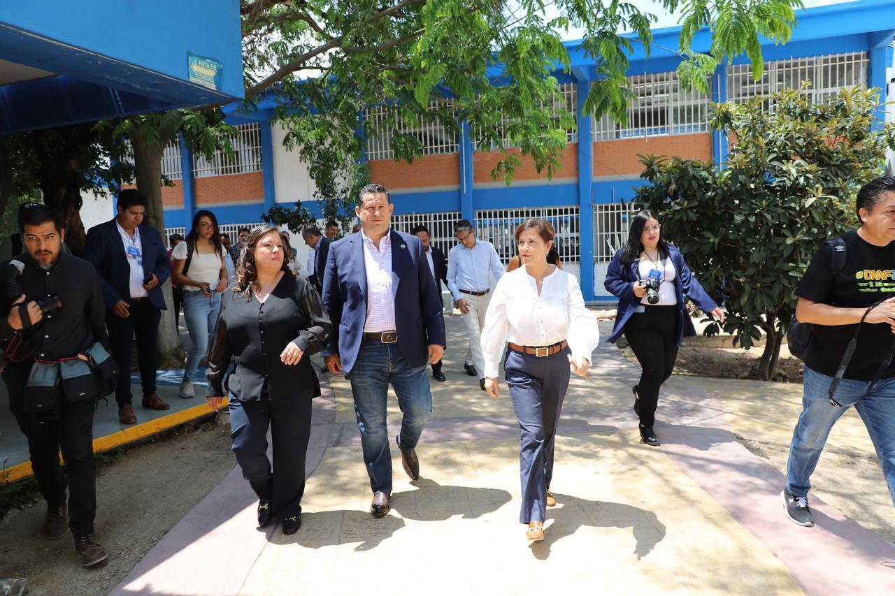 Bajan deserción escolar en CECyTEG con interés de jóvenes por tecnología 