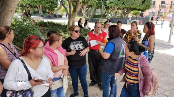 Padres de familia protestan por falta de fichas para becas en Irapuato: “esperamos tres horas” 