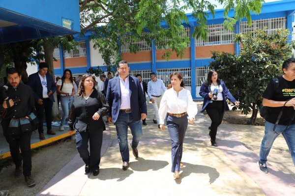 Bajan deserción escolar en CECyTEG con interés de jóvenes por tecnología 