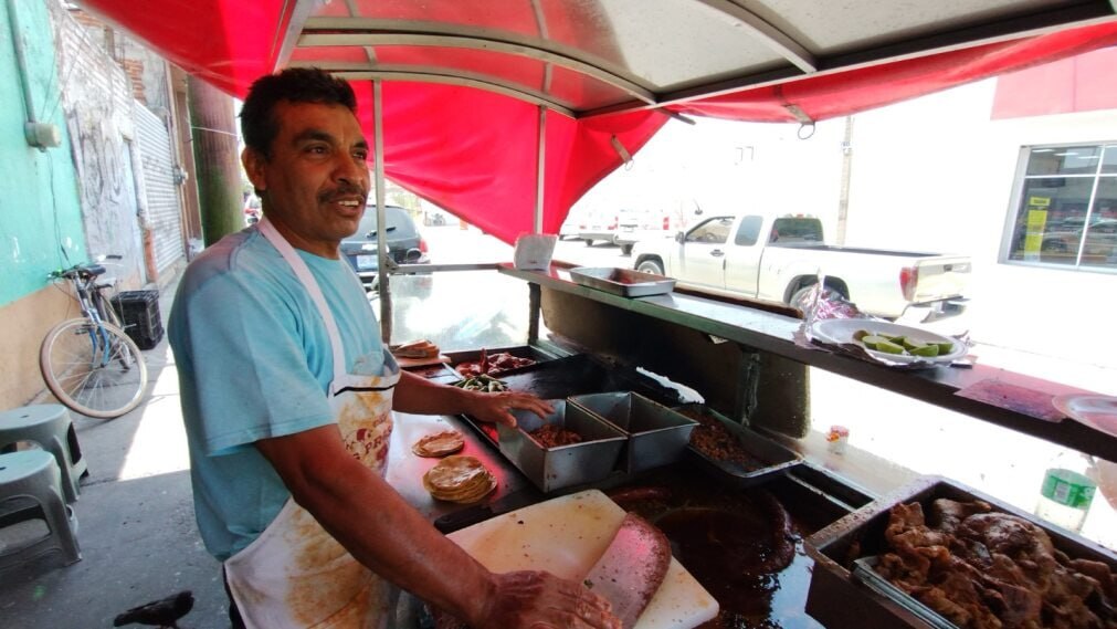 Rafael Dueñas conquisto a Irapuato con el sazón de sus tacos: esta es su historia | Video