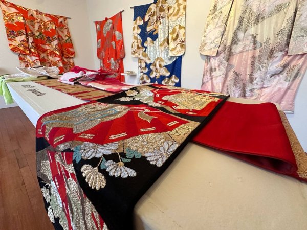 Exhibe Museo Casa Conde Rul en Guanajuato  la elegancia de los kimonos