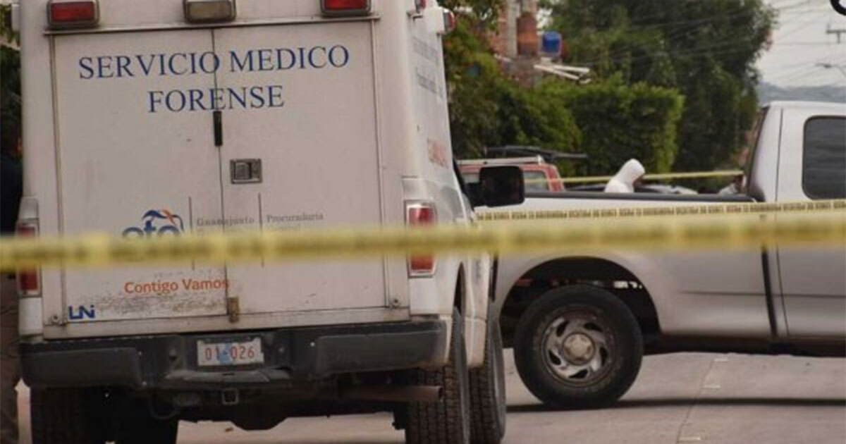 Descubren el cuerpo de una mujer en un camino de terracería de Valle de Santiago 