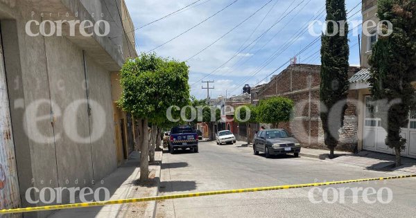 Asesinan a mujer afuera de su casa en la colonia Rivera de la Presa de León 