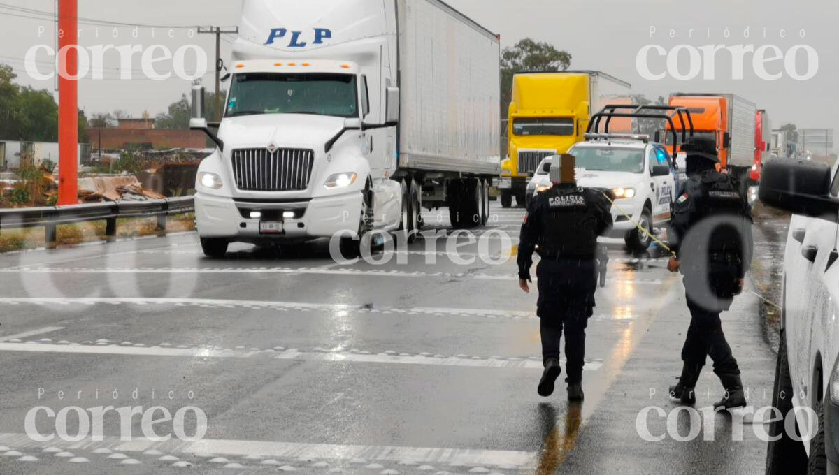 Atropellan a hombre al intentar cruzar el libramiento sur de Irapuato