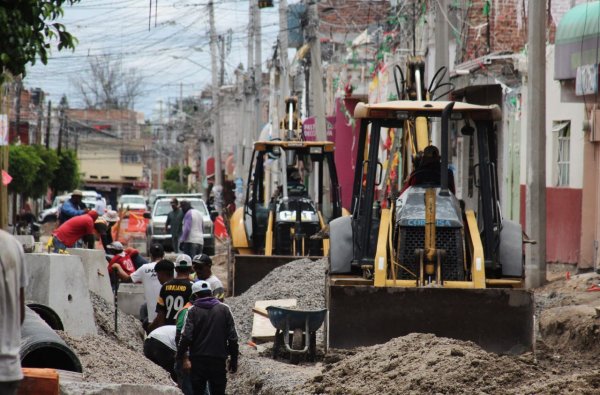 Obras en calle Jiménez de Celaya afectan a comerciantes y causan cierre de negocios 