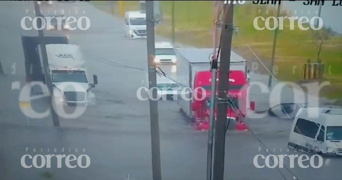 Video | Lluvias inundan avenida principal del Parque Industrial Castro del Río en Irapuato 