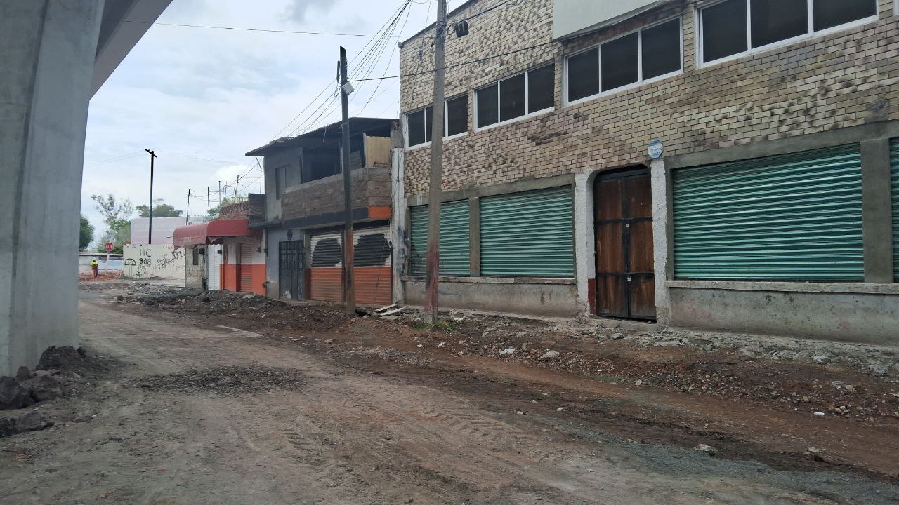 Obras de puente vehicular afectan a comerciantes de Salamanca