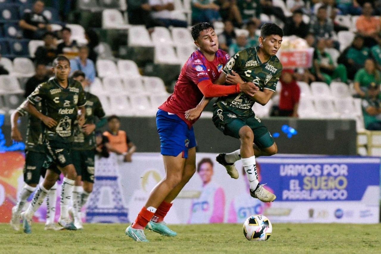 Un león sin melena y con ‘más de 40’, se califica a la final de la Copa Guanajuato 