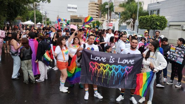 Con lluvia y muchos colores, celebran Marchas Pride en Guanajuato 