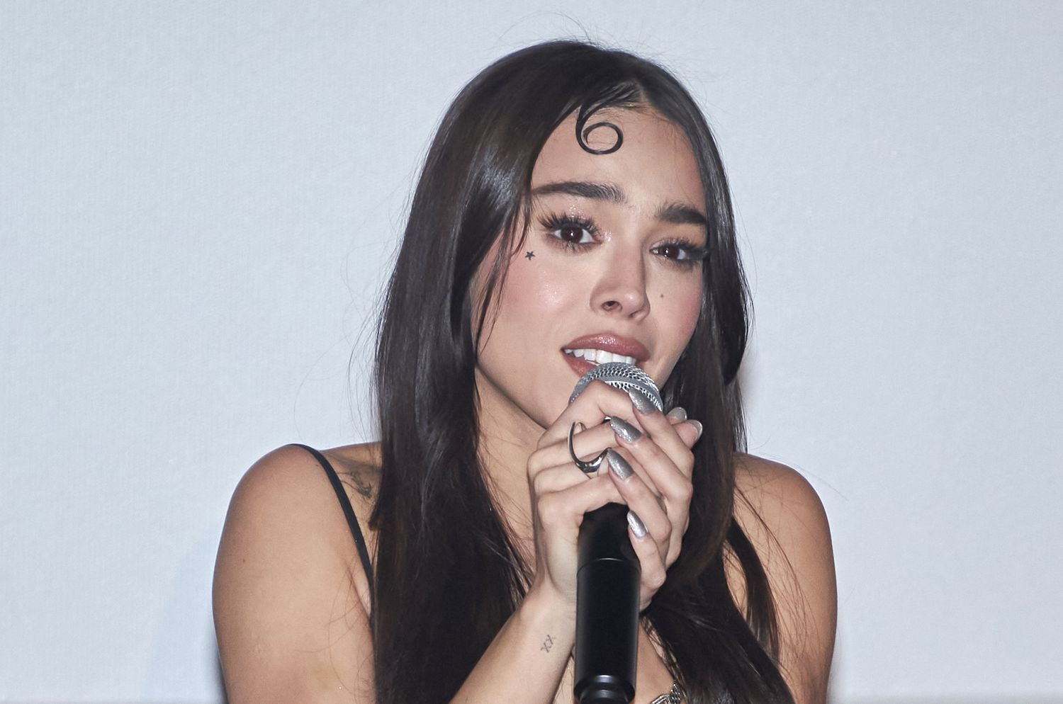 Danna Paola asegura que las personas no son felices 'por falta de sexo'