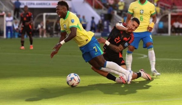 Conmebol admite error en penal no sancionado a Vinicius Jr en partido Brasil vs Colombia