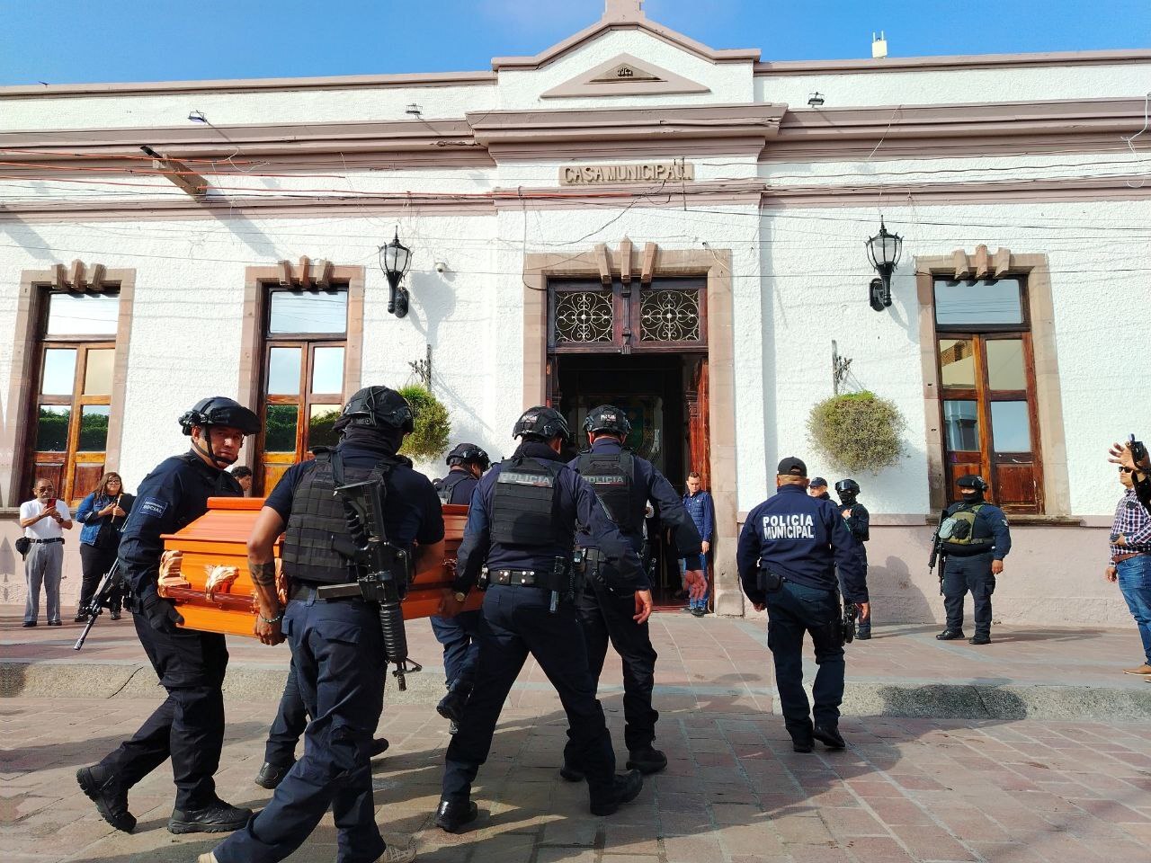 Despiden con homenaje a Saúl Zúñiga, el policía asesinado en Apaseo el Grande