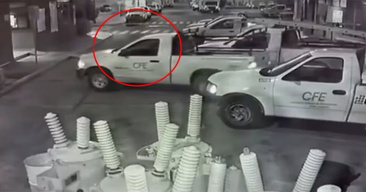 ¿Fantasmas? Cámara capta el momento exacto en que una camioneta de la CFE se mueve sola | Video 