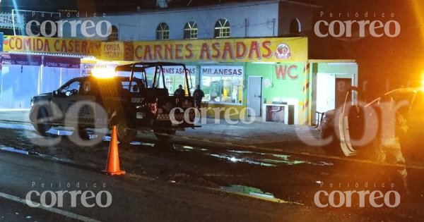 Asesinan a hombre afuera de negocio de venta de fresas en el Libramiento Norte de Irapuato 