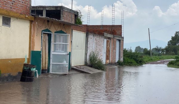 Inundan intensas lluvias a Silao y Tarimoro, afecta a decenas de familias