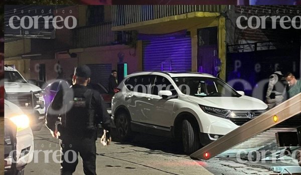 Recuperan camioneta robada en Irapuato tras persecución