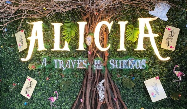 Presentan en Parque Bicentenario la nueva atracción: Alicia a través de sus sueños