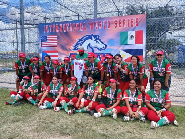 Daniela Macías consigue tercer lugar en la Serie Mundial de Softbol Pony 2024