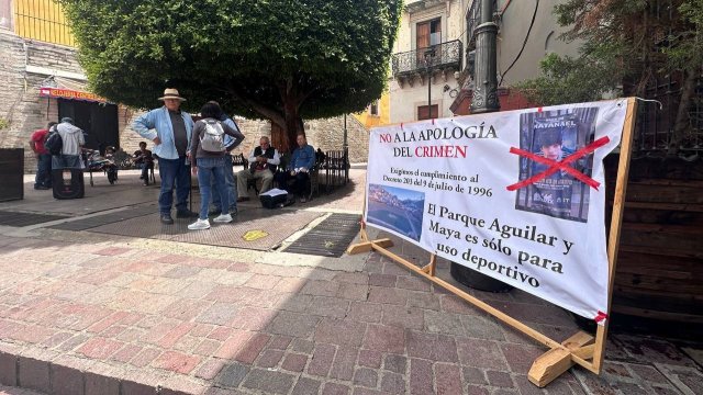 Protestan afuera de presidencia de Guanajuato contra el concierto de Natanael Cano 