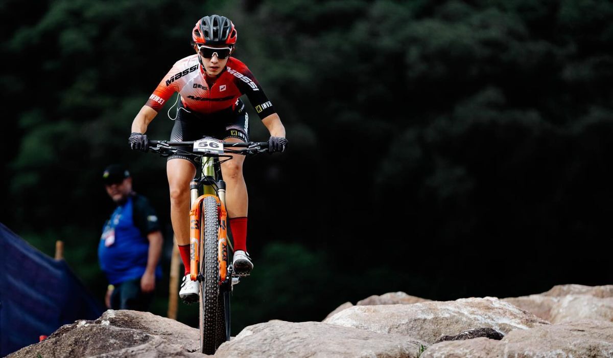 Ella es Montserrath Rodríguez, la ciclista de montaña mexicana que participa en París 2024