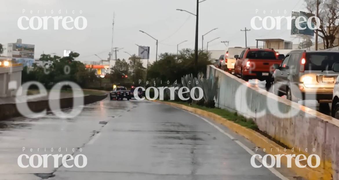 Balean a automovilista en el Malecón del Río en León, está grave