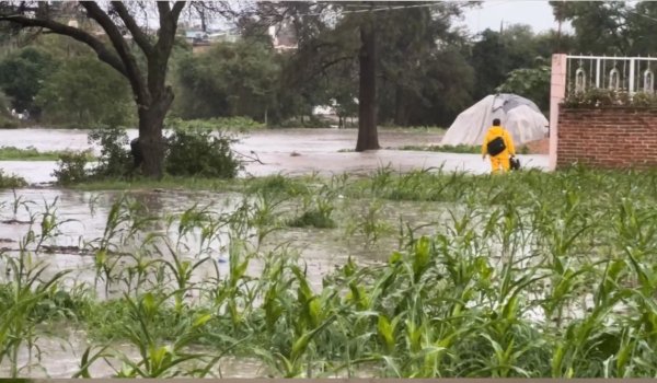 Fuertes lluvias causan inundaciones y destrozos a los largo de Guanajuato 