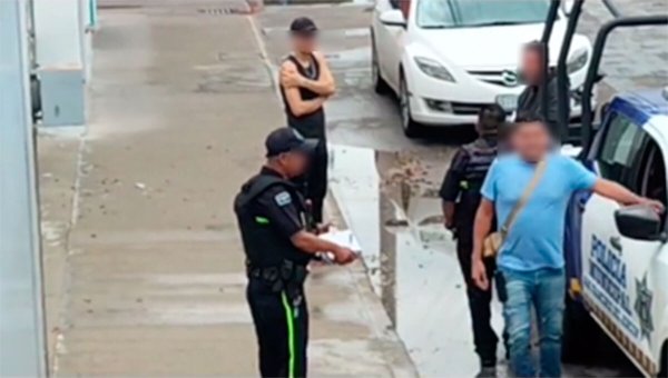 Video | Graban a tránsitos de San Francisco del Rincón ¿recibiendo mordida?